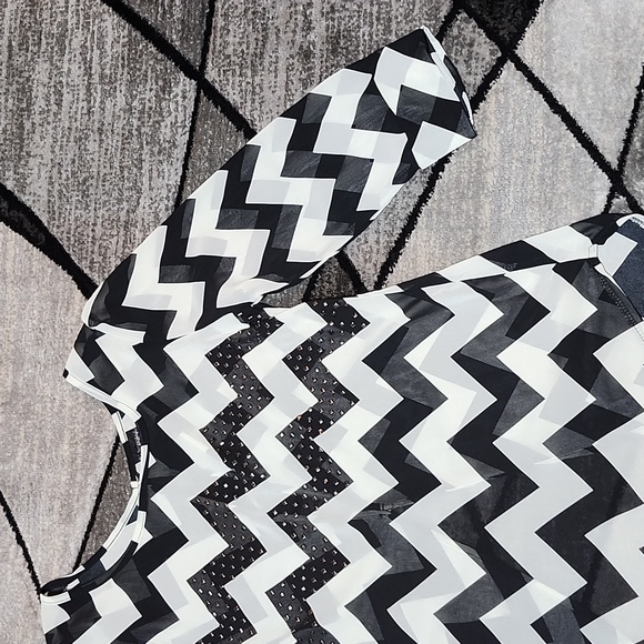 BUCKLE DAYTRIP SHEER STUDDED CHEVRON OPEN SLIT BACK BLOUSE SMALL - Picture 4 of 16